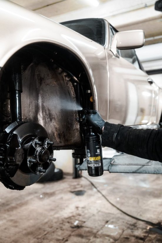 IAM DEGREASER - pro čištění motoru a podvozkových částí - Objem: 1000 ml